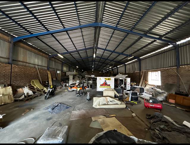 700M² WAREHOUSE TO LET IN KEW